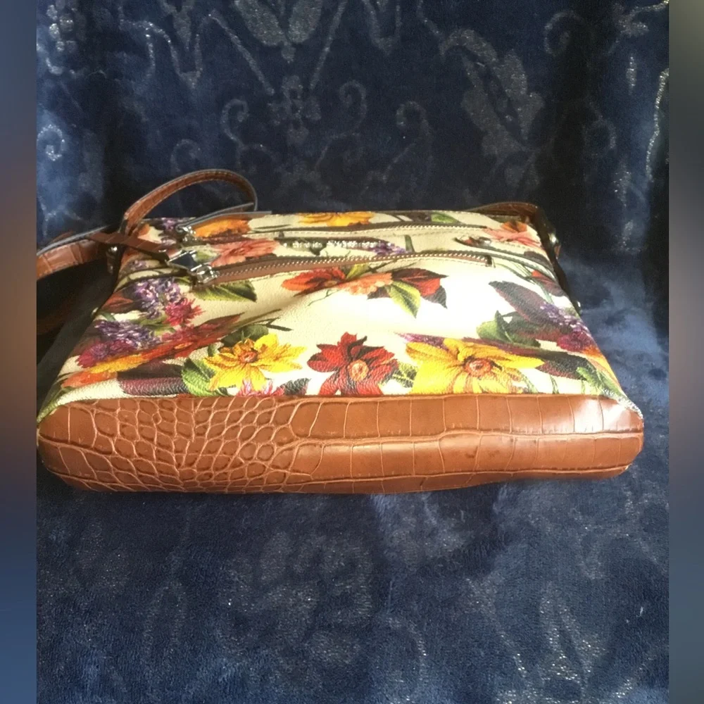 Dana Buchman Floral Crossbody Bag - Picture 11 of 13